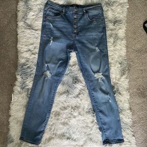 Aeropostale - Super High Rise All-Button Jean